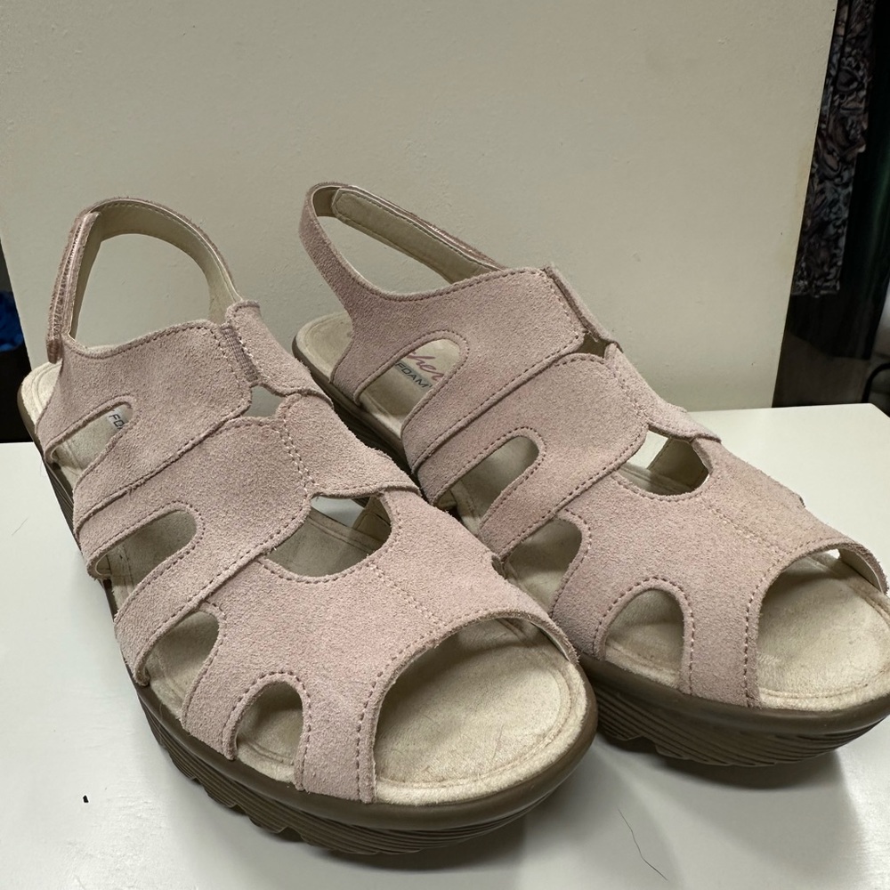 Skechers Women's Light Pink Wedge Sandals